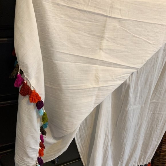Cotton scarf, white with multi-coloured tassels, 4 feet x 2 feet - Picture 5 of 7